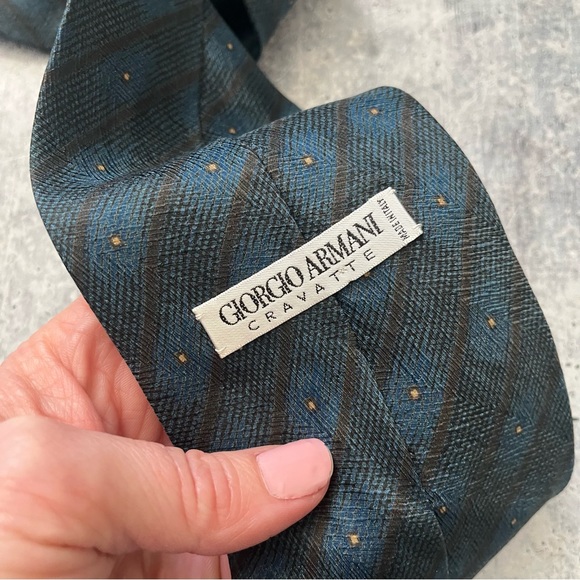 Giorgio Armani Vintage Silk Tie - Picture 2 of 4